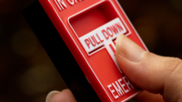 イン・ケース・オブ・エマージェンシー（In Case of Emergency by Adam Wilber and Vulpine）～火災報知器型ミステリーカード！～