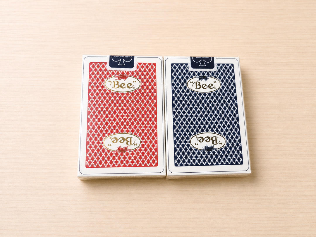 Bee Premium Casino White Bordered 2-Deck Gift Set
