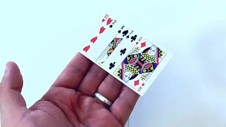 【薄すぎるデック！？】シネスト・デック（THE THINNEST DECK by Mickael Chatelain）～薄くて小さなトランプを使った風変わりなカード当て！～