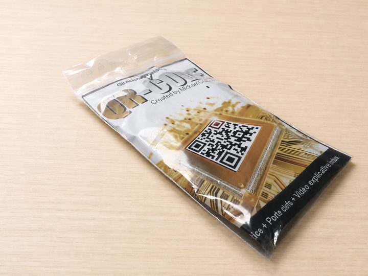 【1点のみ！】QR Code by Mickael Chatelain